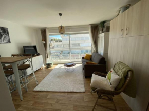 Petit cocon à 50 m de la plage, balcon vue mer